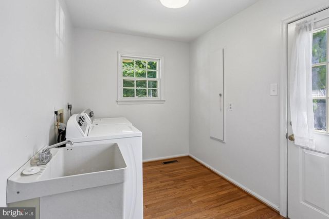 903 RIDGE DR, Mclean, VA 22101