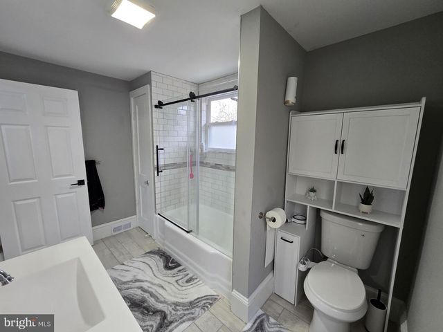 530 WALNUT AVE, Laurel Springs, NJ 08021