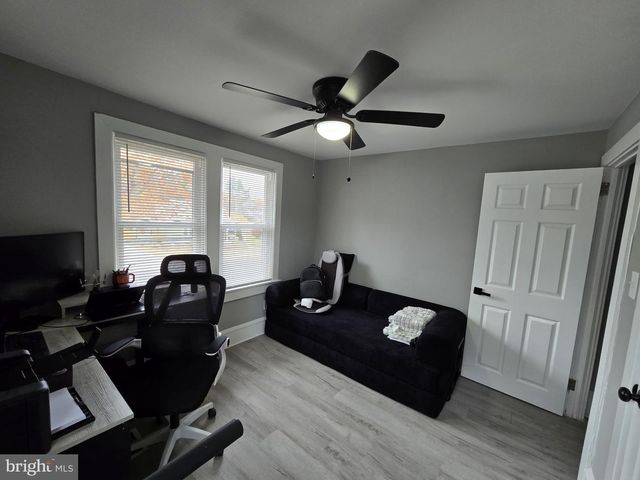 530 WALNUT AVE, Laurel Springs, NJ 08021