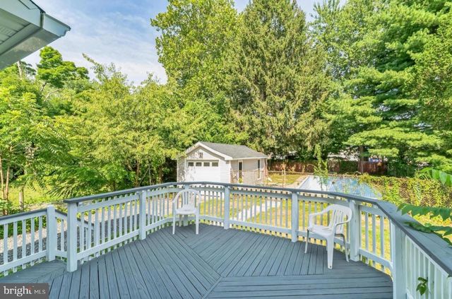 530 WALNUT AVE, Laurel Springs, NJ 08021