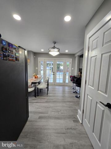 530 WALNUT AVE, Laurel Springs, NJ 08021