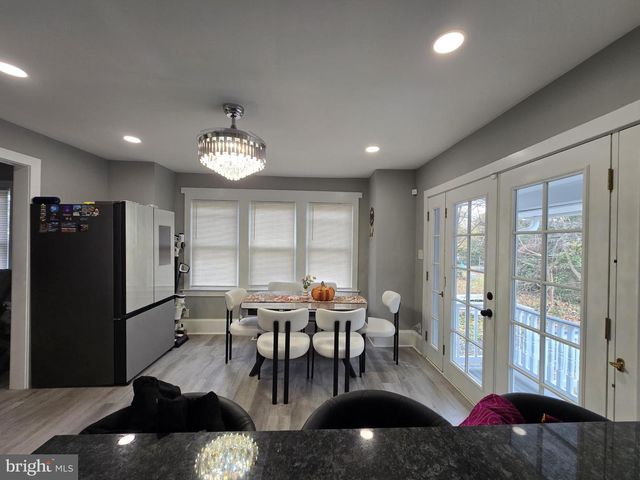 530 WALNUT AVE, Laurel Springs, NJ 08021