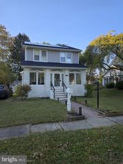 530 WALNUT AVE, Laurel Springs, NJ 08021