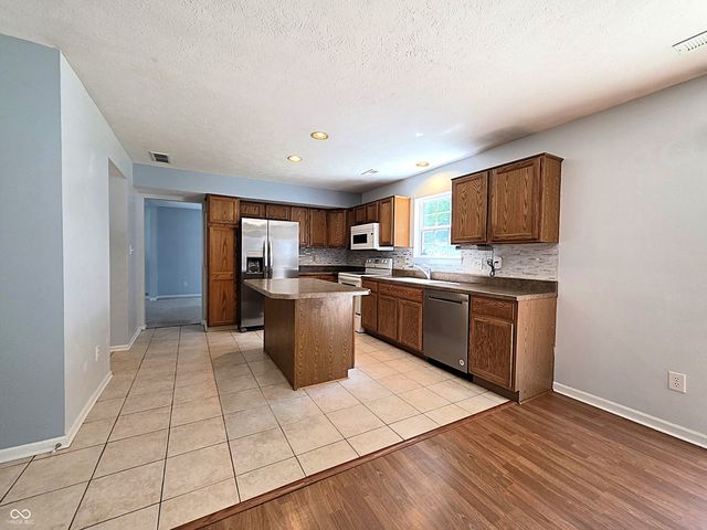 820 Trail Ridge Court, Mooresville, IN 46158