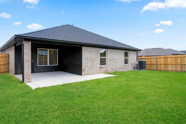 151 Pleasant View, Harrah, OK 73045