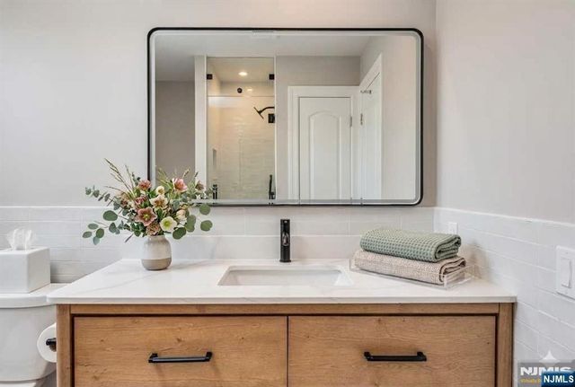 445 Pine Hill Road, Leonia, NJ 07605