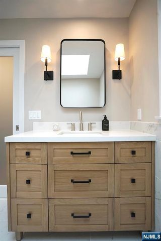 445 Pine Hill Road, Leonia, NJ 07605