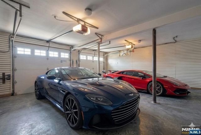 445 Pine Hill Road, Leonia, NJ 07605