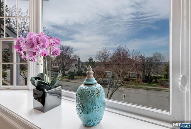 445 Pine Hill Road, Leonia, NJ 07605