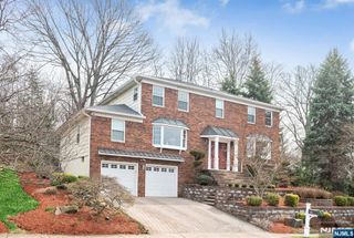 445 Pine Hill Road, Leonia, NJ 07605
