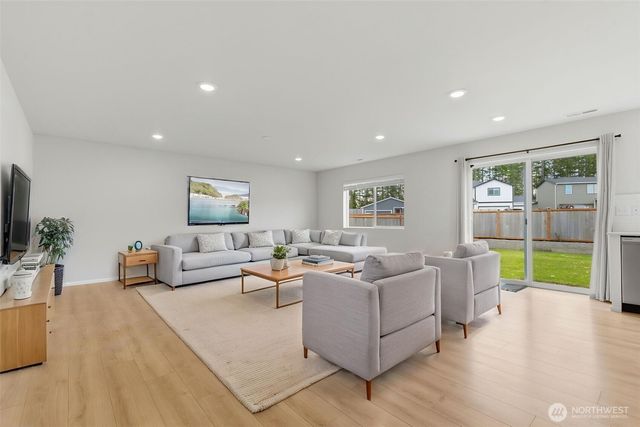 430 NE Ridge Point Boulevard, Belfair, WA 98528