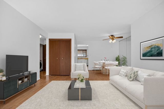 5143 N East River Road 355-D, Chicago, IL 60656