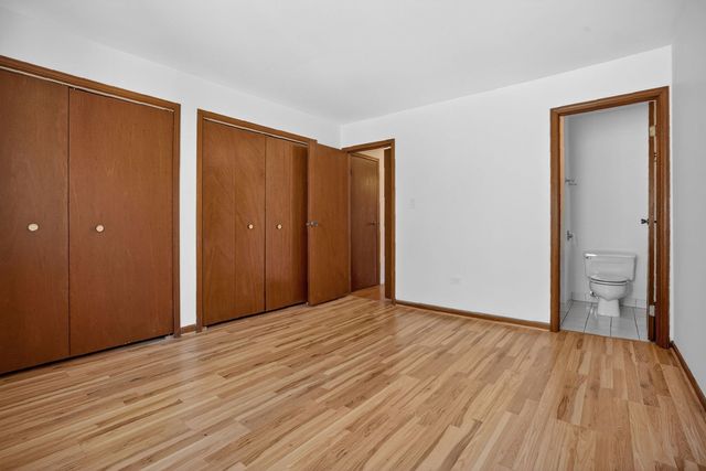 5143 N East River Road 355-D, Chicago, IL 60656