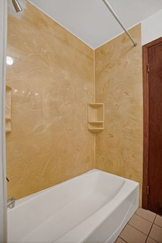 5143 N East River Road 355-D, Chicago, IL 60656