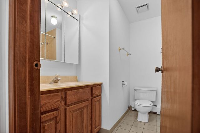 5143 N East River Road 355-D, Chicago, IL 60656