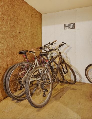 5143 N East River Road 355-D, Chicago, IL 60656