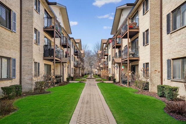 5143 N East River Road 355-D, Chicago, IL 60656