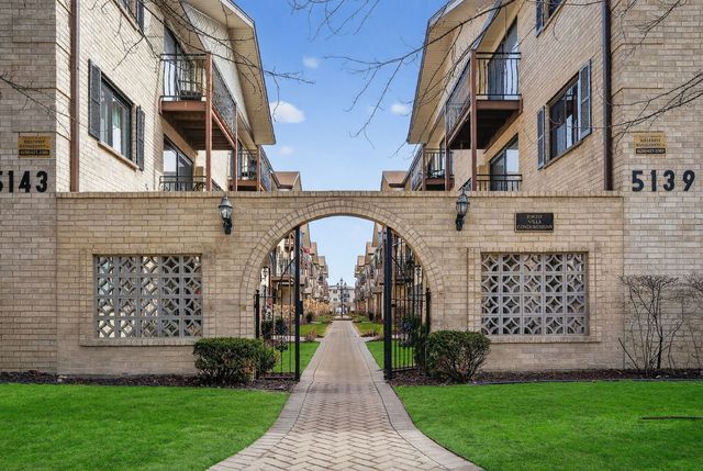 5143 N East River Road 355-D, Chicago, IL 60656