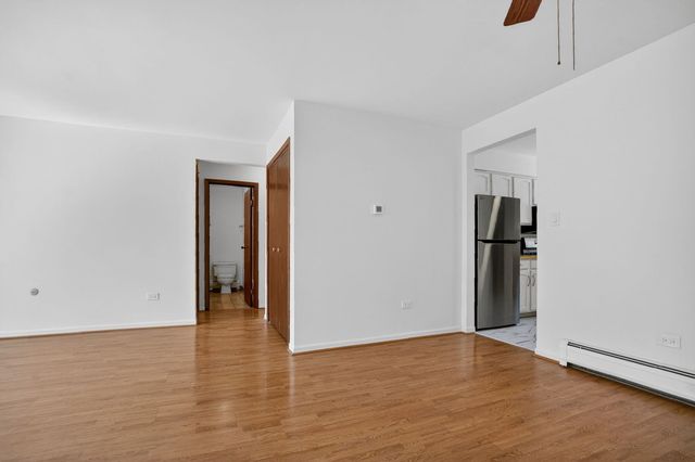 5143 N East River Road 355-D, Chicago, IL 60656