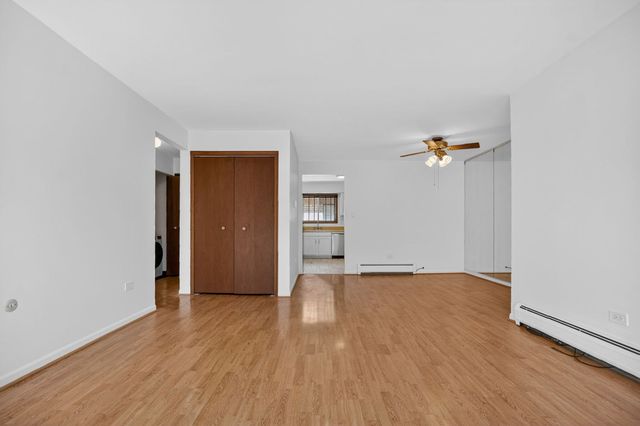 5143 N East River Road 355-D, Chicago, IL 60656