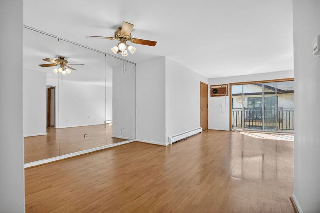 5143 N East River Road 355-D, Chicago, IL 60656