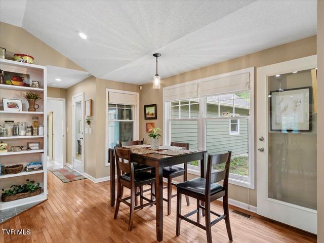 309 Roan Springs Lane, Roan Mountain, TN 37687