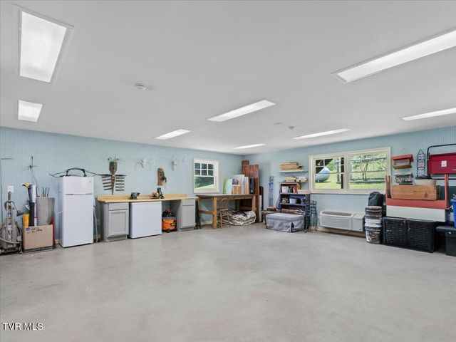 309 Roan Springs Lane, Roan Mountain, TN 37687