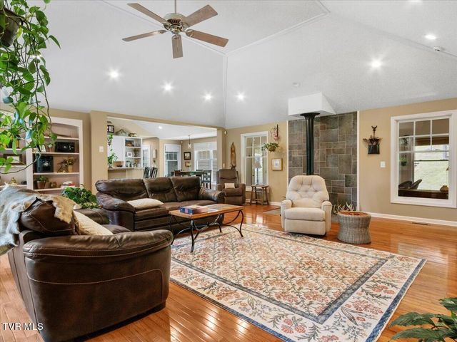 309 Roan Springs Lane, Roan Mountain, TN 37687