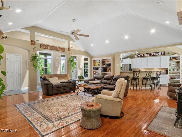 309 Roan Springs Lane, Roan Mountain, TN 37687
