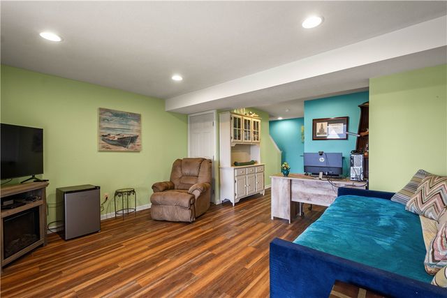 406 Hindman Dr, Jefferson Hills, PA 15025