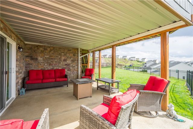 406 Hindman Dr, Jefferson Hills, PA 15025