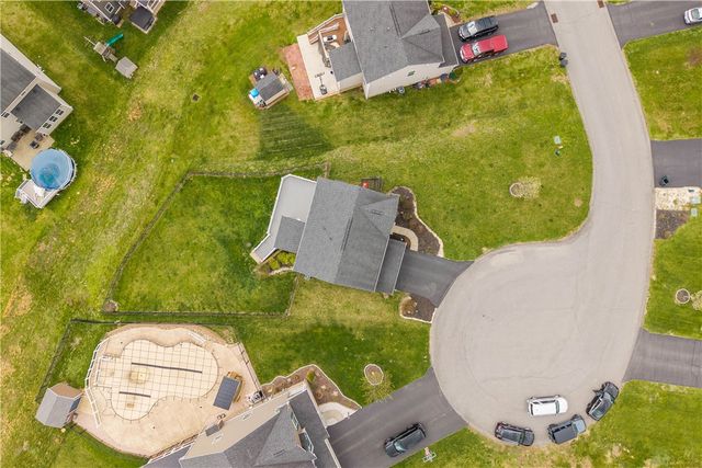 406 Hindman Dr, Jefferson Hills, PA 15025