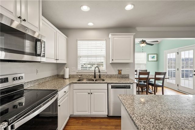 406 Hindman Dr, Jefferson Hills, PA 15025