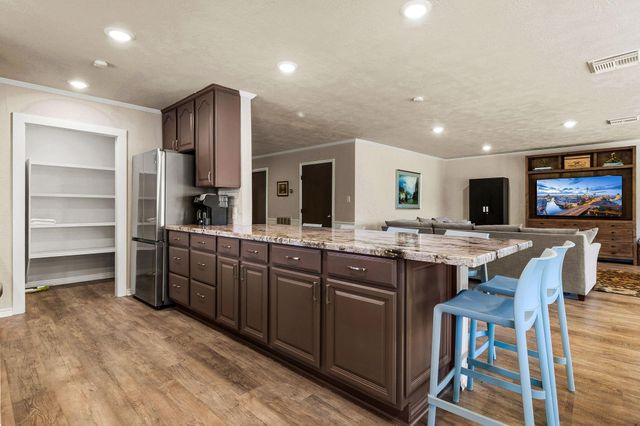 361 S Lakeside Drive, Huntsville, TX 77320
