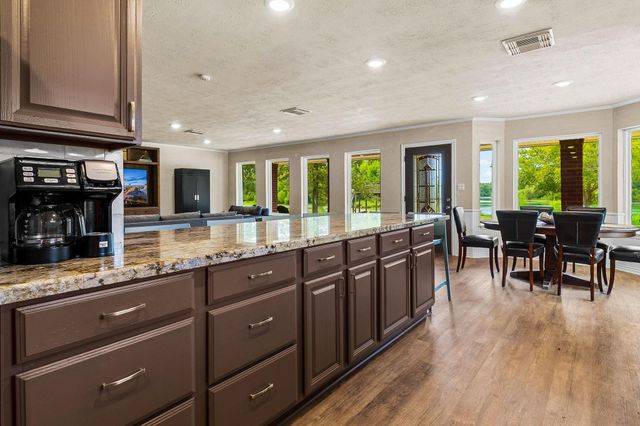361 S Lakeside Drive, Huntsville, TX 77320