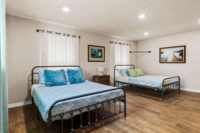 361 S Lakeside Drive, Huntsville, TX 77320