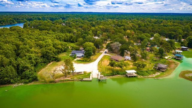 361 S Lakeside Drive, Huntsville, TX 77320