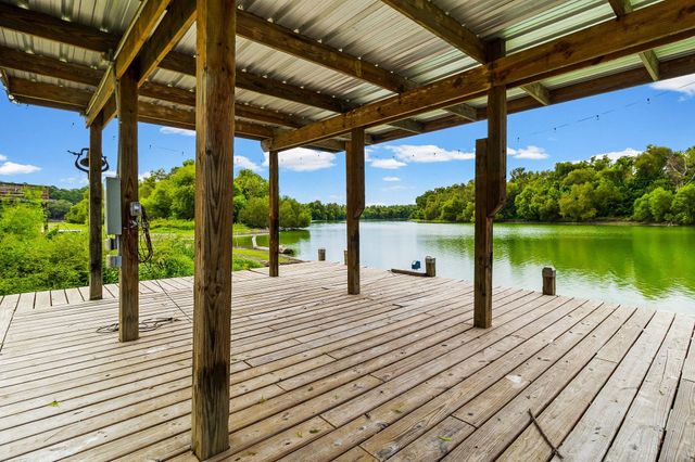 361 S Lakeside Drive, Huntsville, TX 77320