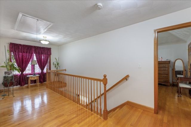 8 Hunter Ave, Methuen, MA 01844