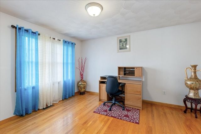 8 Hunter Ave, Methuen, MA 01844