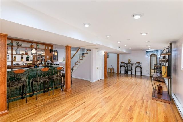 8 Hunter Ave, Methuen, MA 01844