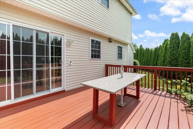 8 Hunter Ave, Methuen, MA 01844