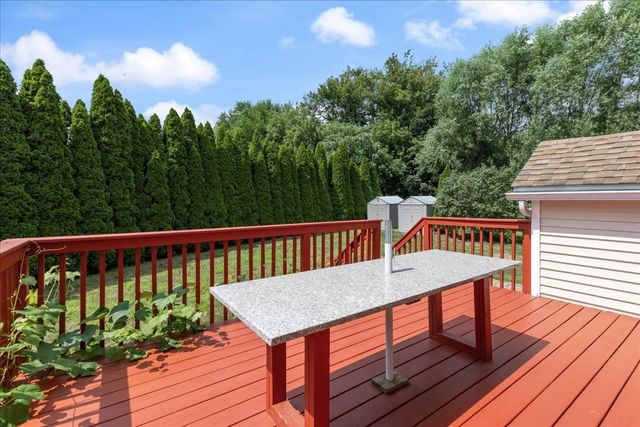 8 Hunter Ave, Methuen, MA 01844