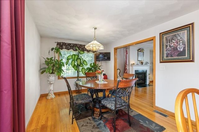 8 Hunter Ave, Methuen, MA 01844