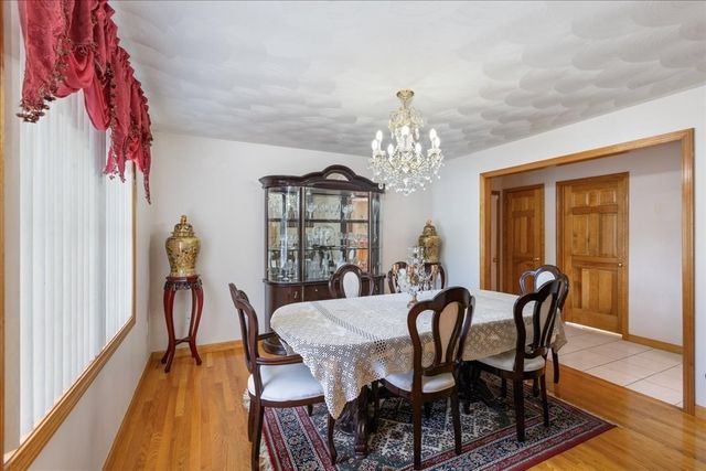 8 Hunter Ave, Methuen, MA 01844