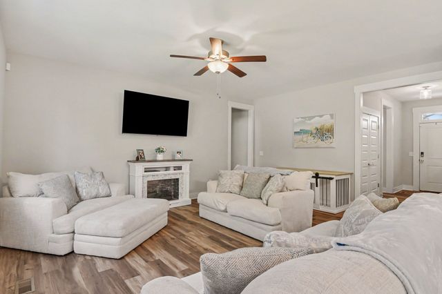 1149 Jonathan Ln, Springfield, TN 37172