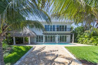 425 N Shore Dr, Miami Beach, FL 33141