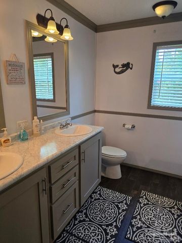 5305 Kee Memorial Dr, Pensacola, FL 32507
