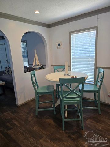 5305 Kee Memorial Dr, Pensacola, FL 32507