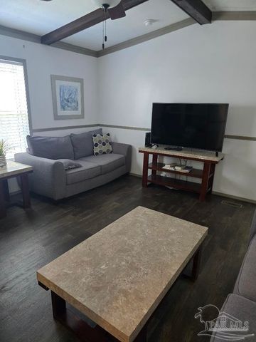 5305 Kee Memorial Dr, Pensacola, FL 32507